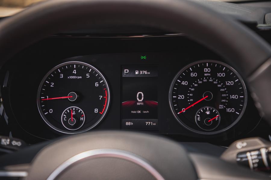 Панель приборов Kia K5 GT-Line 2020 года  (NA) (фото 30 из 41)